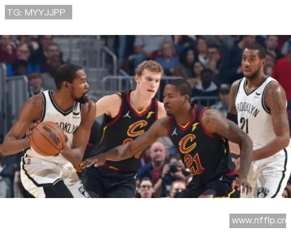 海兰德半场表现抢眼5投3中贡献12分1篮板2助攻1抢断助力全队